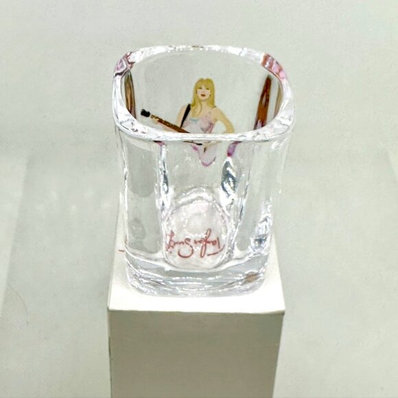 Taylor Swift Shot Glass/Gift Box - Picture 3 of 3